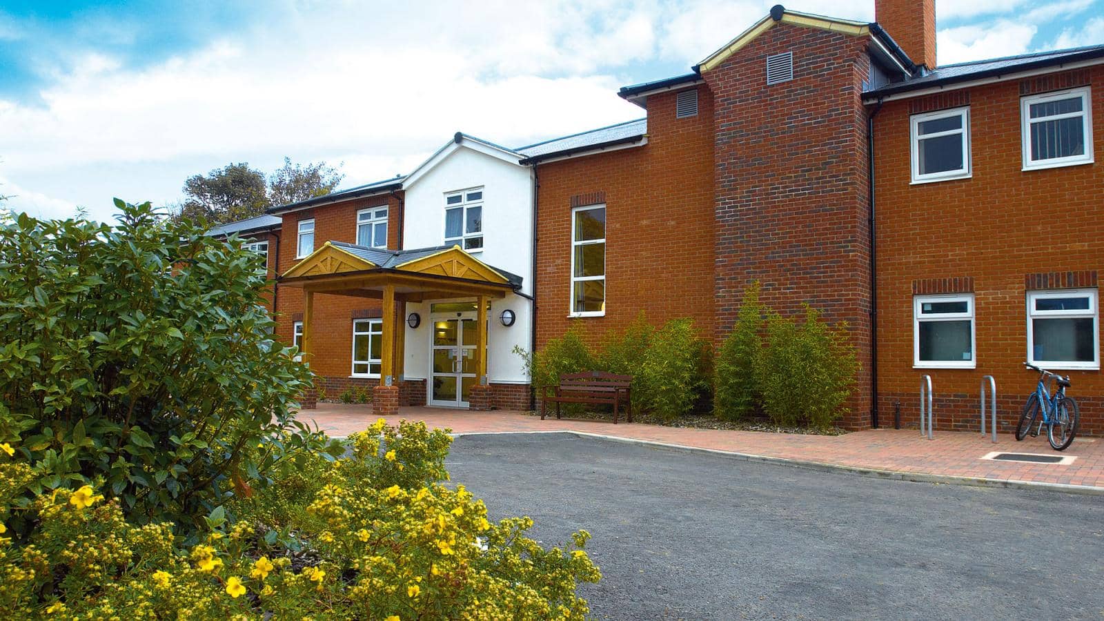 Elmside Care Home Hitchin Exterior