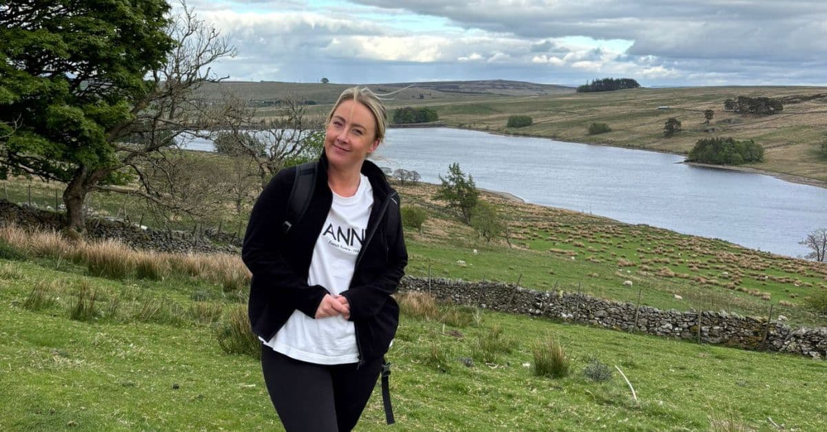 Granddaughter of former resident at MHA Amathea raises more than £1500 for home by walking 80 miles