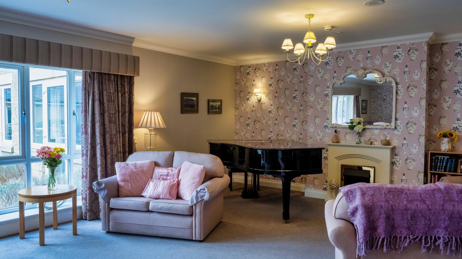 Belvedere Manor - living room