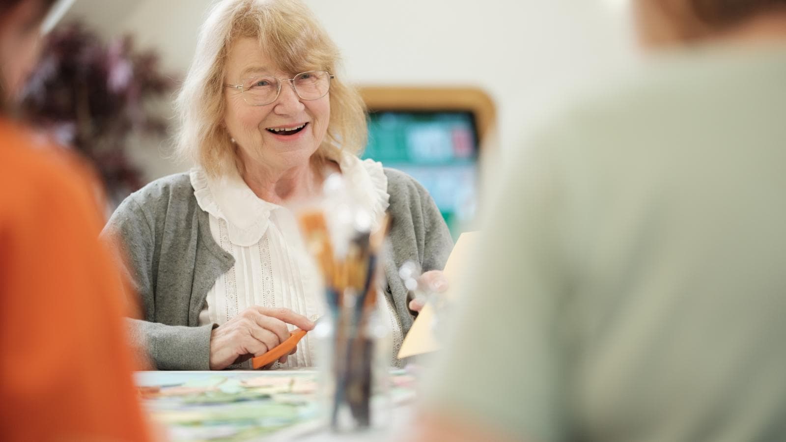 Care home arts and crafts activities
