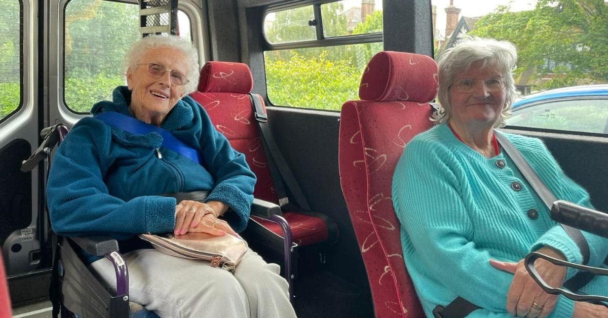 Trip to Old Town reconnects two residents at MHA Lauriston with past